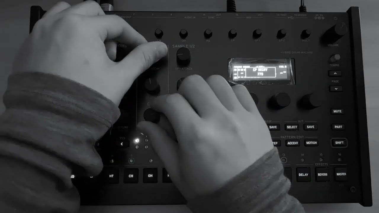 Live performance | Drumlogue | Techno (DEMO)