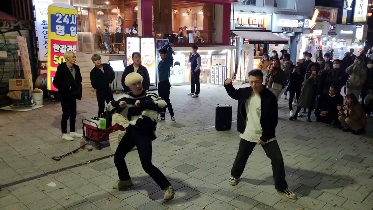 MONDAY. ABLUE. DYNAMIC SUPERB BUSKING. HONGDAE.