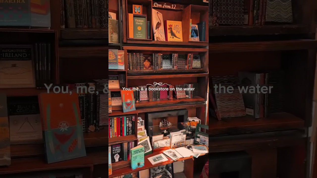 Perfect date #booktube #bookish #wordsonstream #bookstore