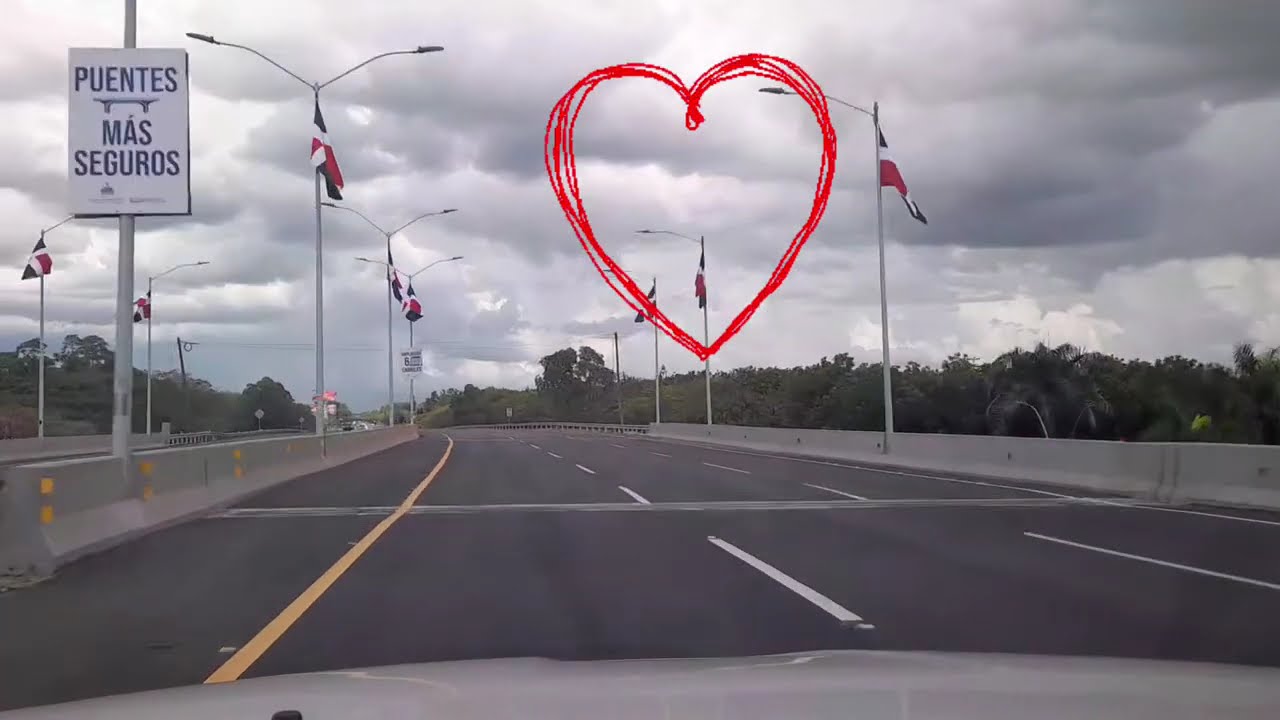 Recorriendo la autopista Duarte de Piedra Blanca / hasta Santiago.