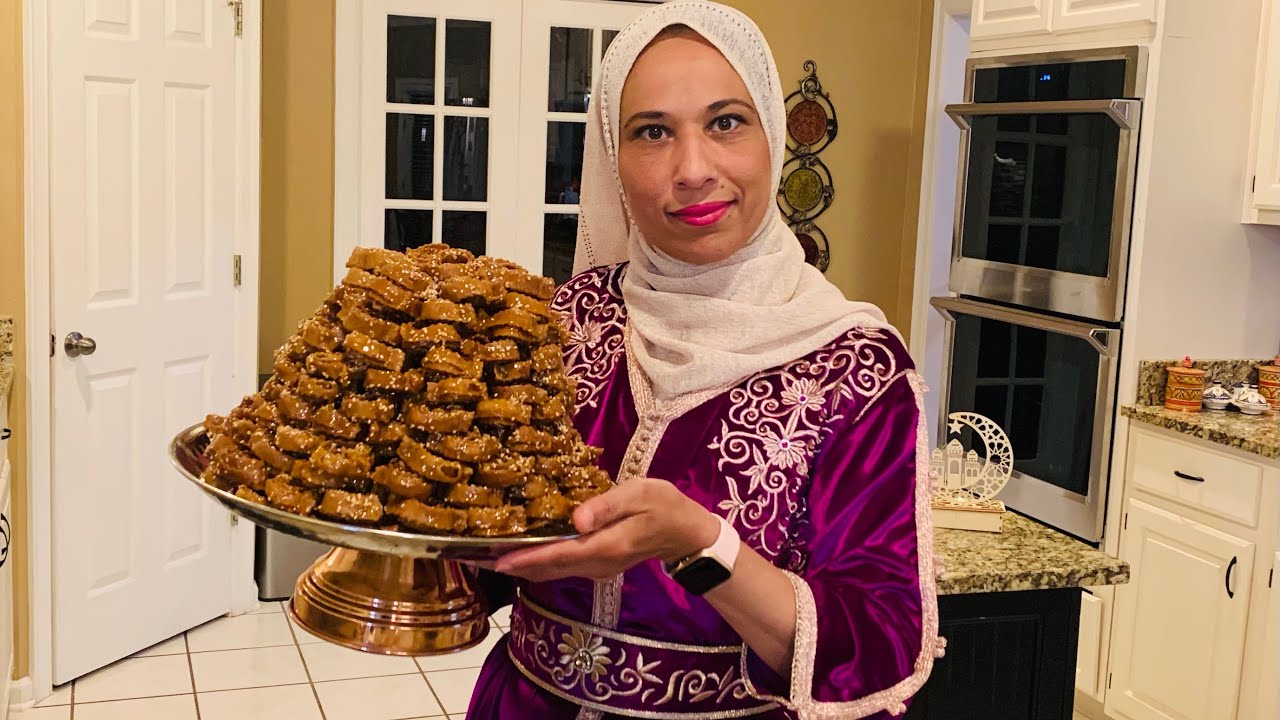 💯💯شباكية لذيذة و معلكة ومضمونة حتى هيا على حسابي😍😍Delicious and chewy Chebakia. A must try 💯💯