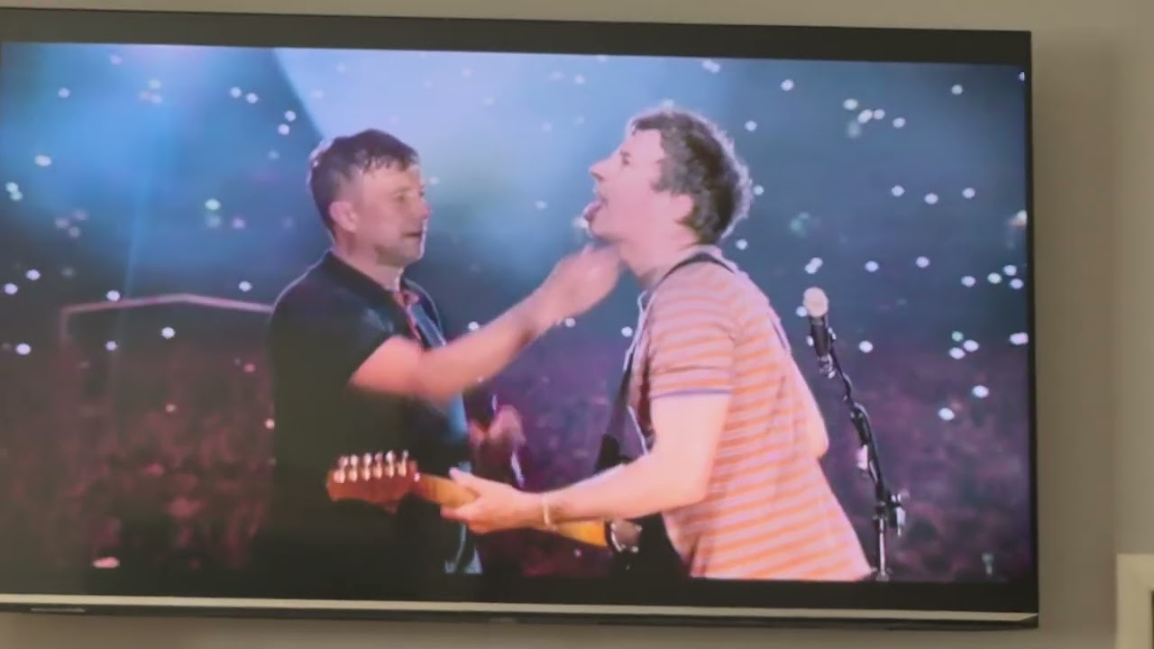 Blur: Live at Wembley Stadium - Song 2