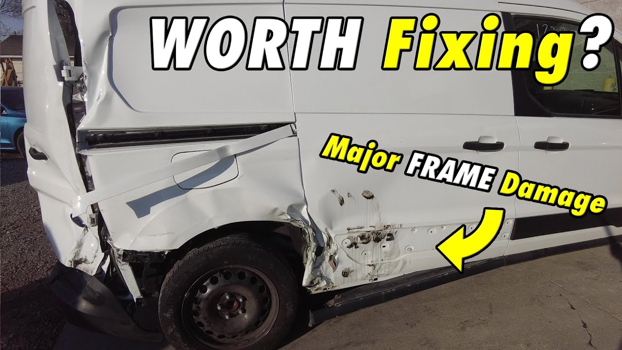 Мы купили разбитый Ford Transit на аукционе по утилизации, и он хуже, чем выглядит.