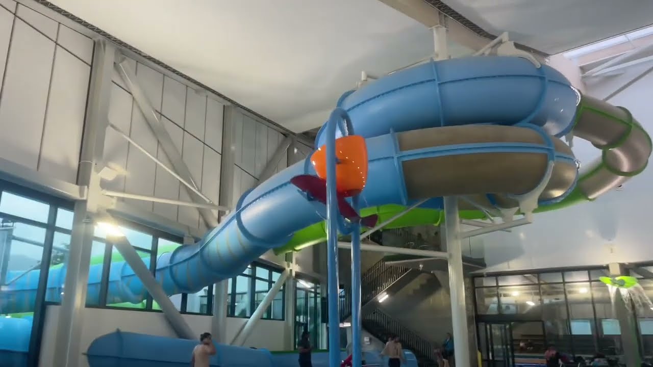 Exploring Brand New Te Ngaengae Pools in Naenae Lower Hutt Wellington NZ + Waterslides!