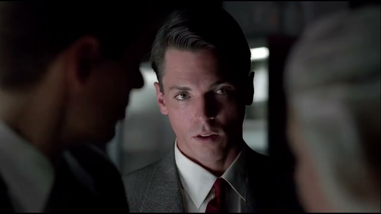 Krycek is the third wheel at meeting with Mulder and Scully. [X-Files &mdash; Sleepless 2x04]