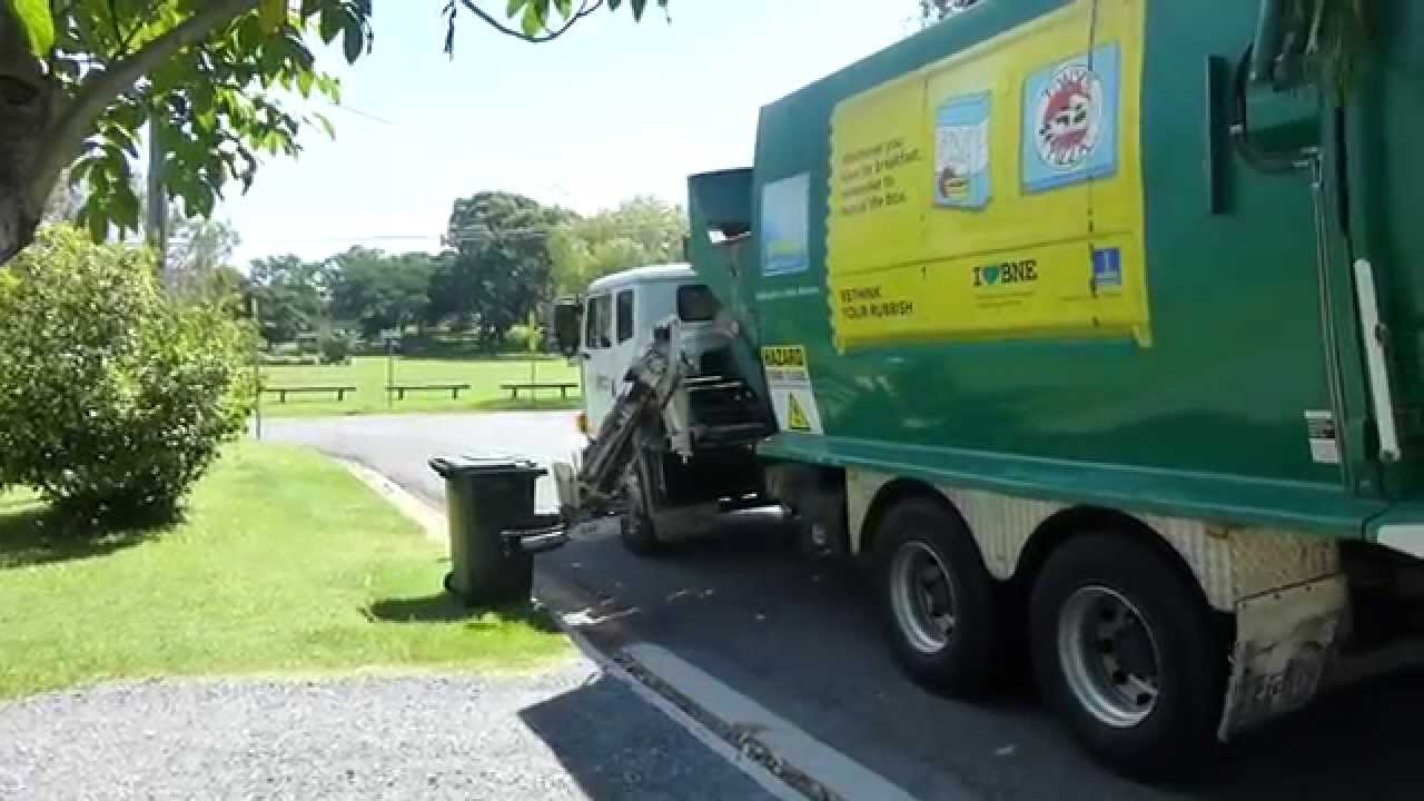 Sita/Brisbane city Easter Monday waste with truck 726