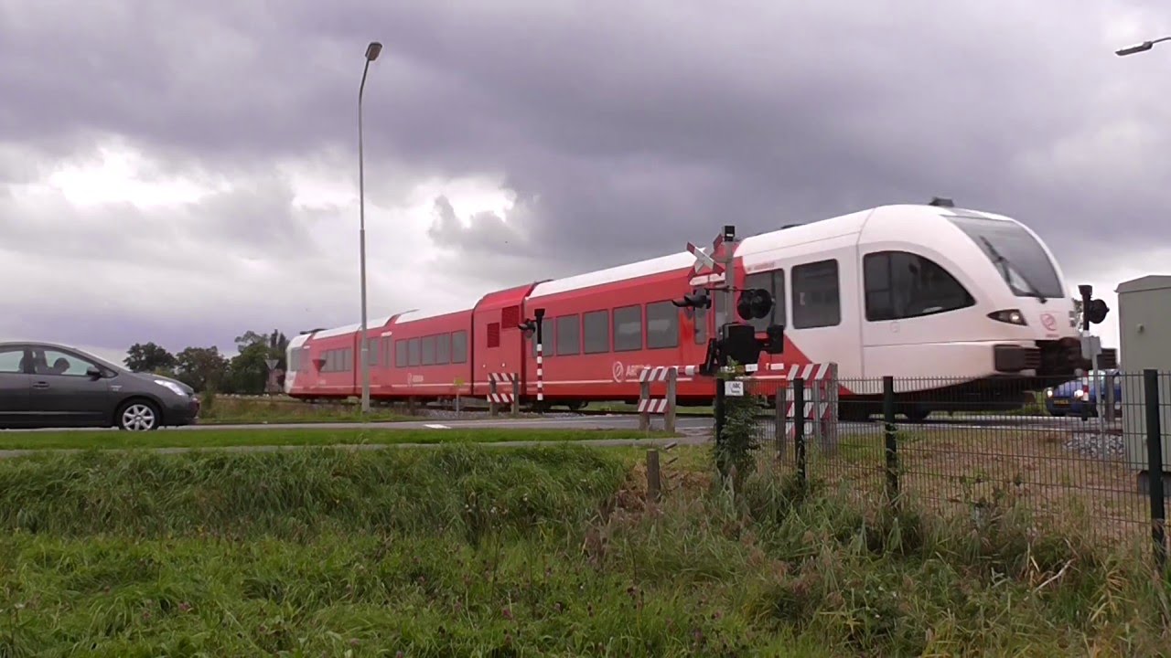 Spoorwegovergang Winsum/ Level Crossing/ Passage a Niveau/ Railroad-/ Bahnübergang