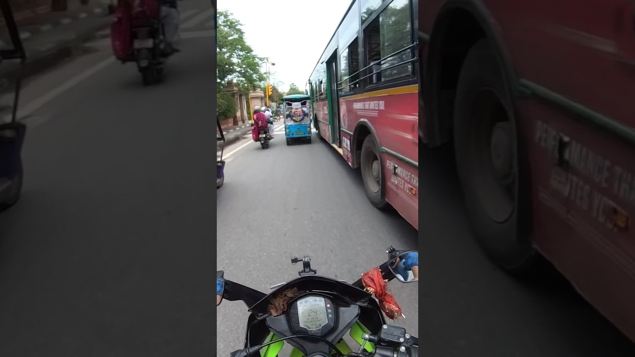 e rickshaw ka accident Ho Gaya