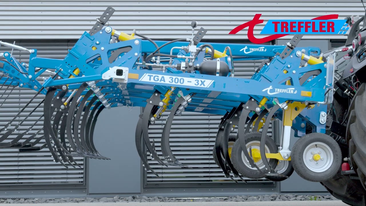 Innovation: Flach schneiden - streifenweise tiefer lockern - der NEUE TREFFLER Grubber TGA 300 3X -