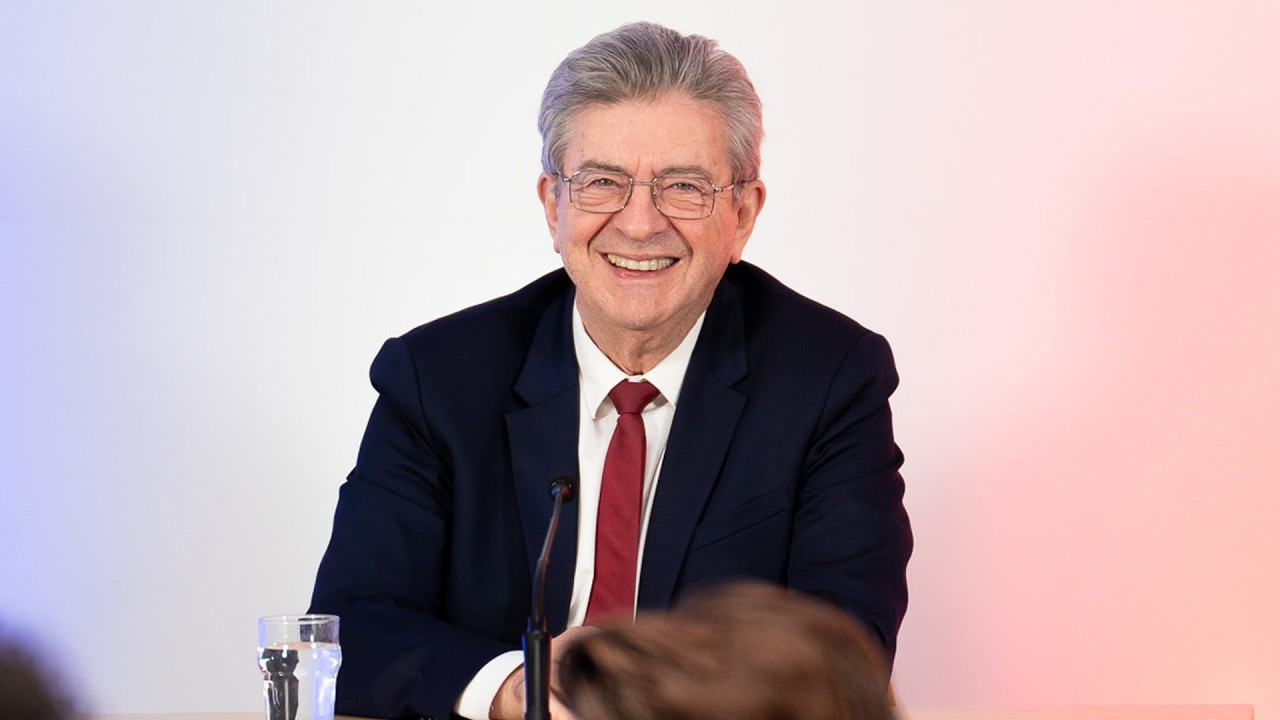 Conf&eacute;rence de presse face aux nouveaux m&eacute;dias
