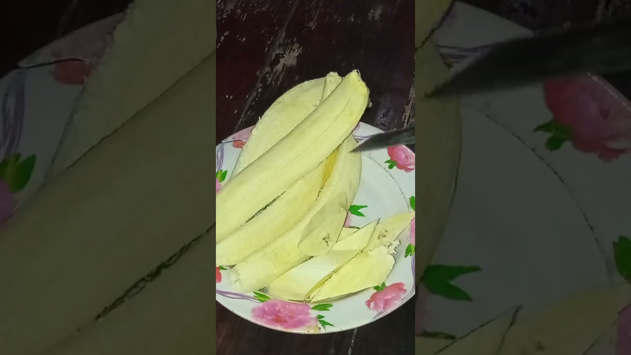 resep molen pisang ekonomis tanpa telur.tetep renyah,kokoh dan tidak keras meski sudah dingin.