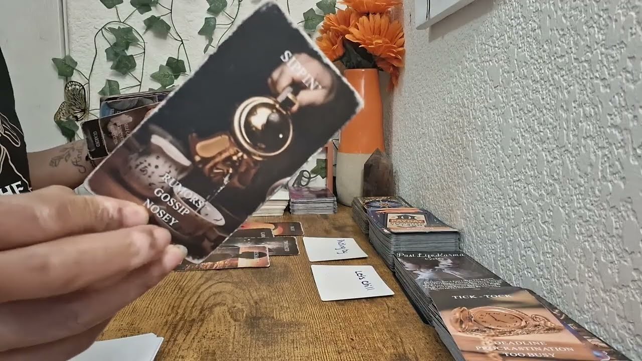 Интересно, кто теперь получает всё твоё время, раз ты узнала об их двойной жизни?