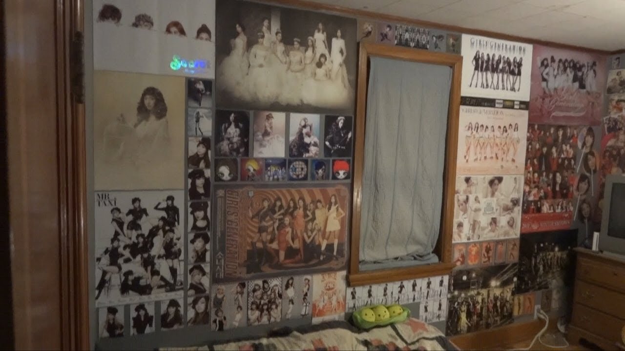 My K-Pop Poster Collection/Room Tour