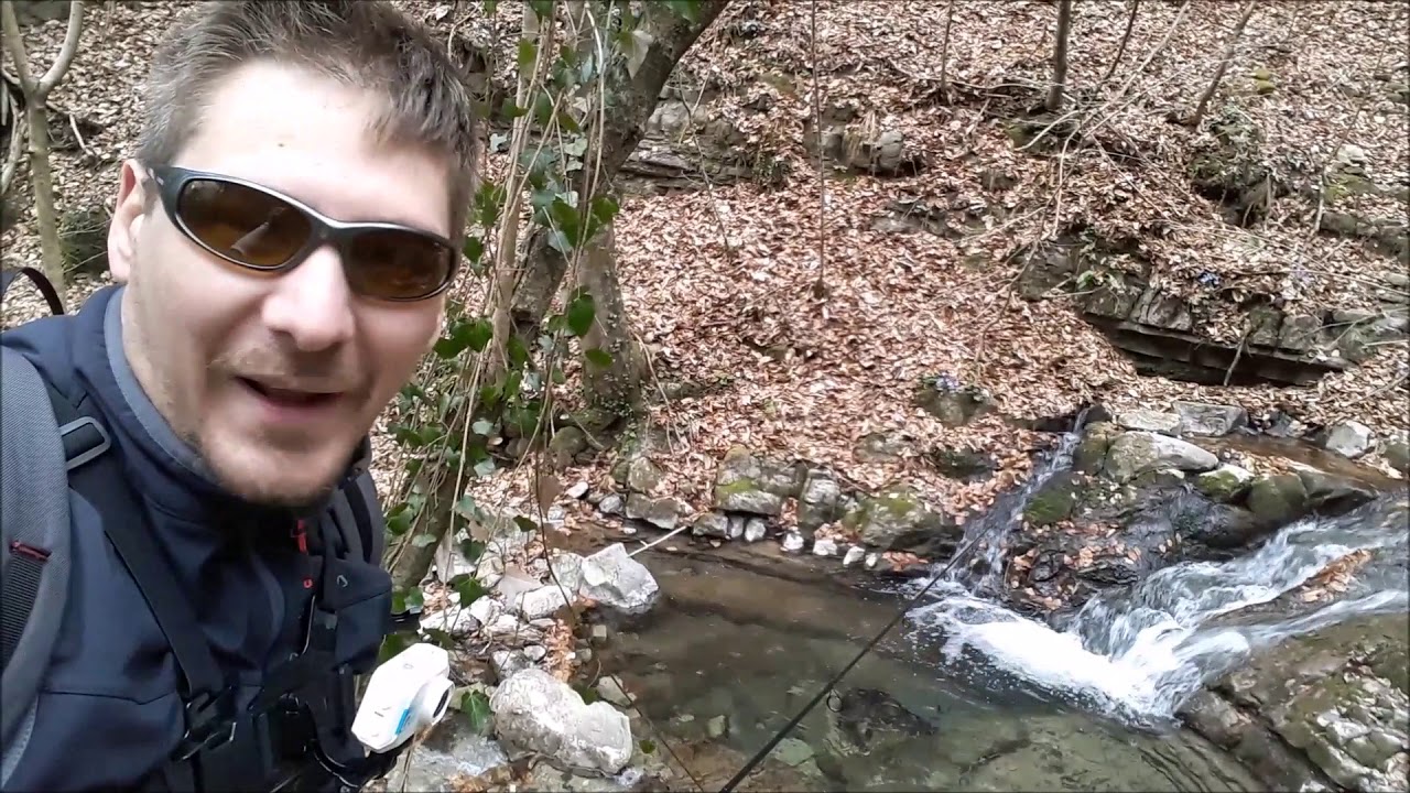 Una SELVATICA d'altri TEMPI!! Trota ESAGERATA in piccolo ruscello di MONTAGNA!