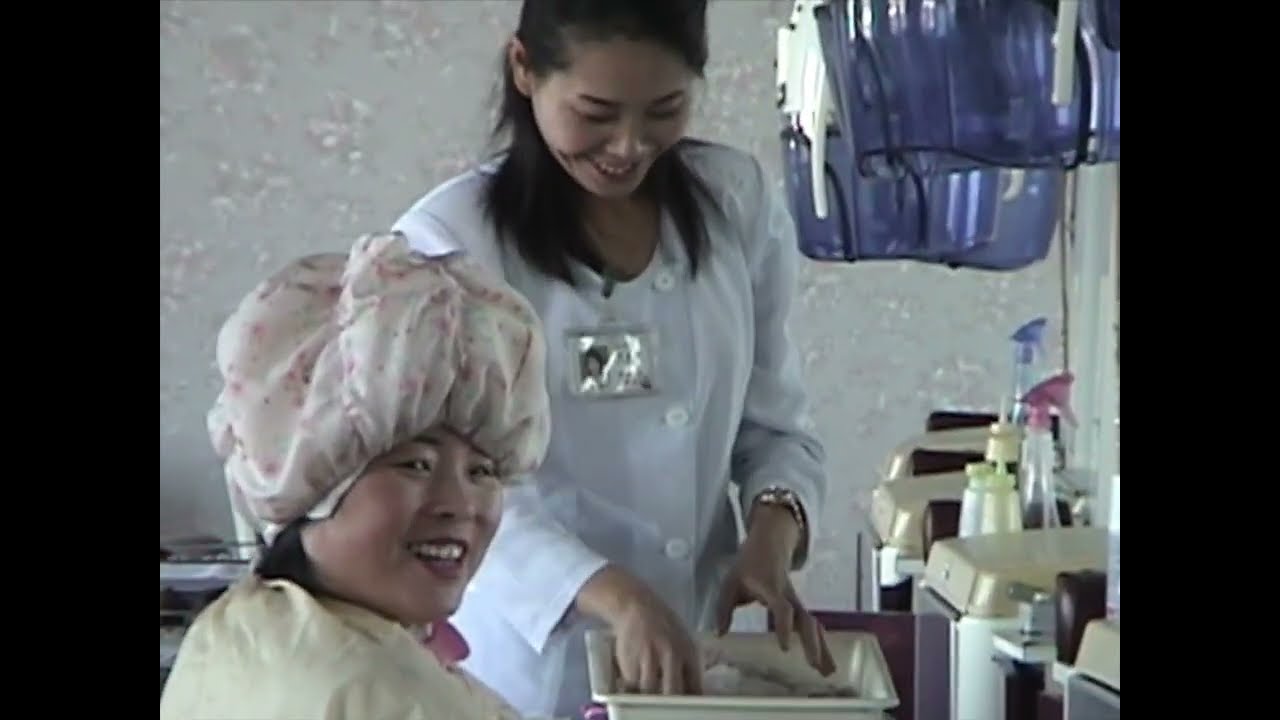 NorthKorea:Strolling through town-Pyongyang 北朝鮮 街歩き(平壌の世界598)