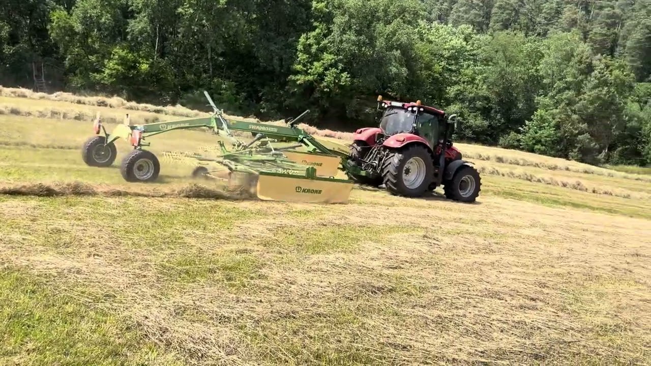 Case IH Maxxum 150 & Krone Swadro TS680 / Case IH Puma 165 CVX & Krone VariPack V190XC 1