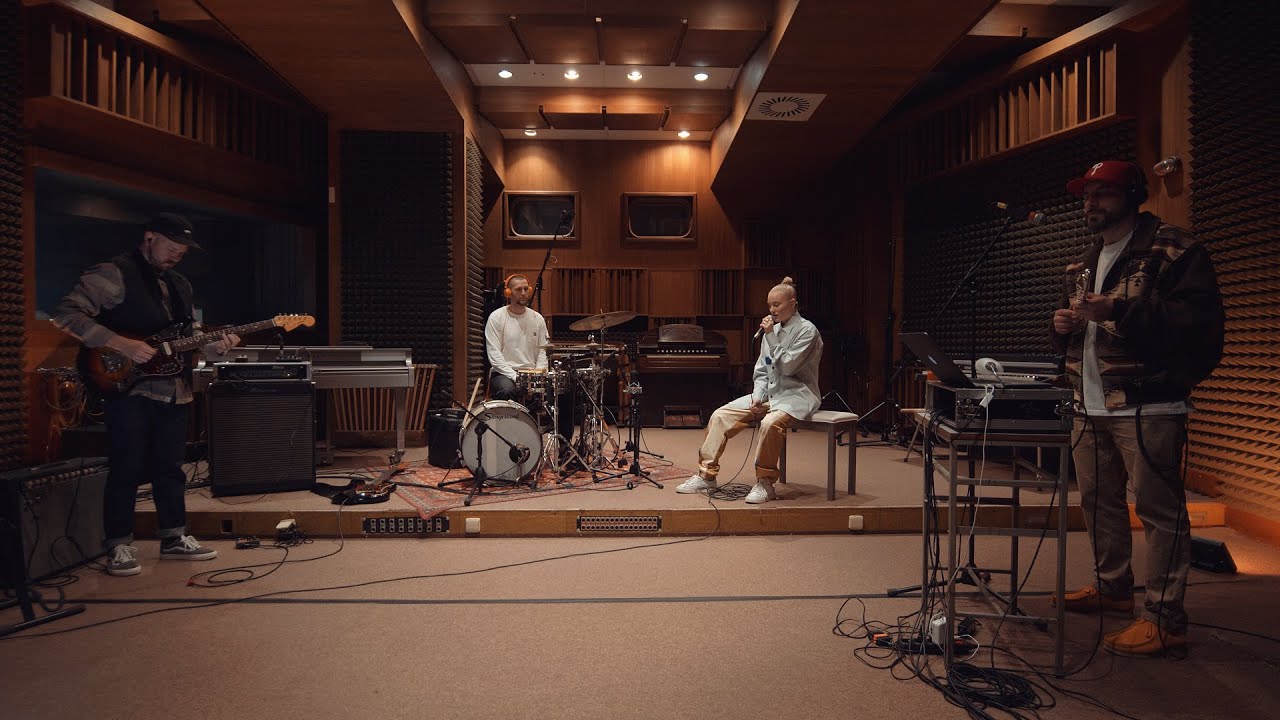 Annet X feat. Champion Sound &ndash; Pink Matter (Frank Ocean & Andr&eacute; 3000 LIVE cover)