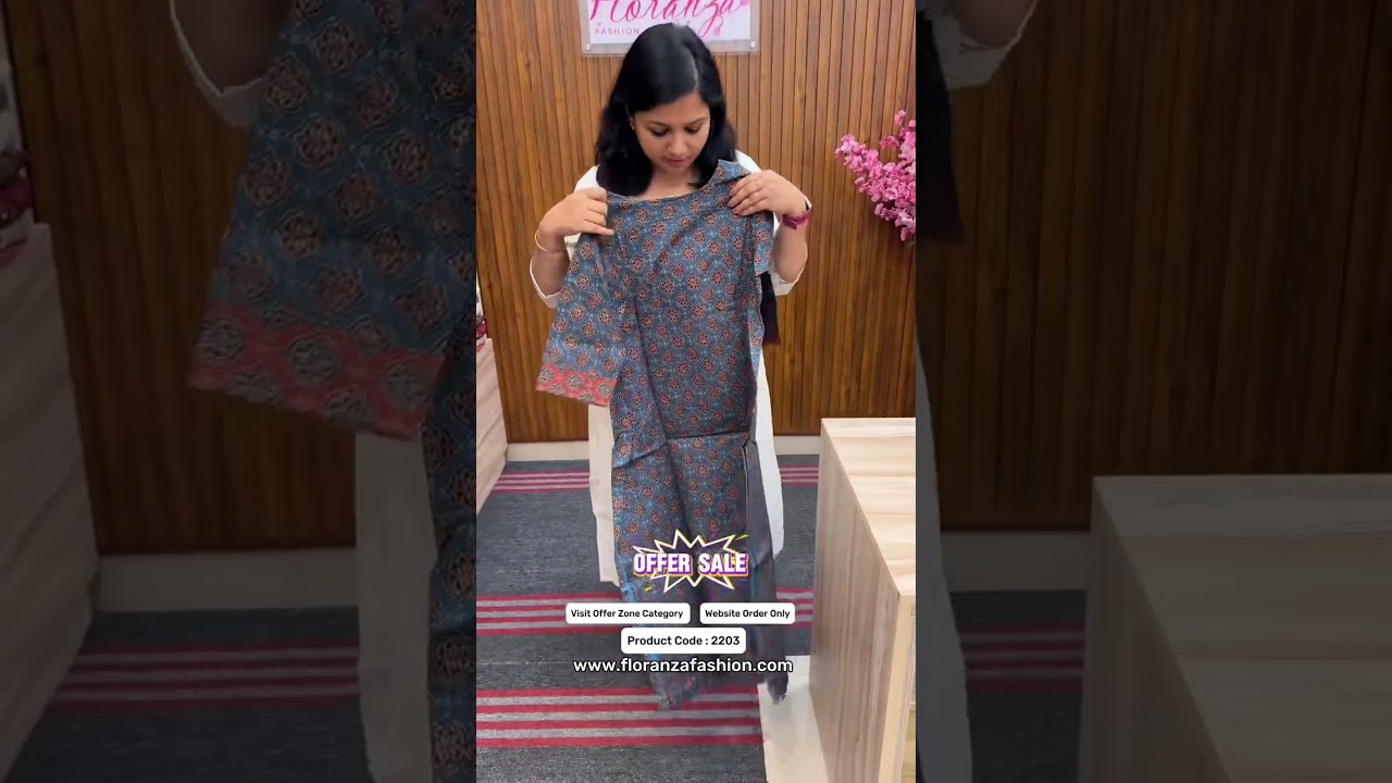 Kurti In Cotton With Mirror Works