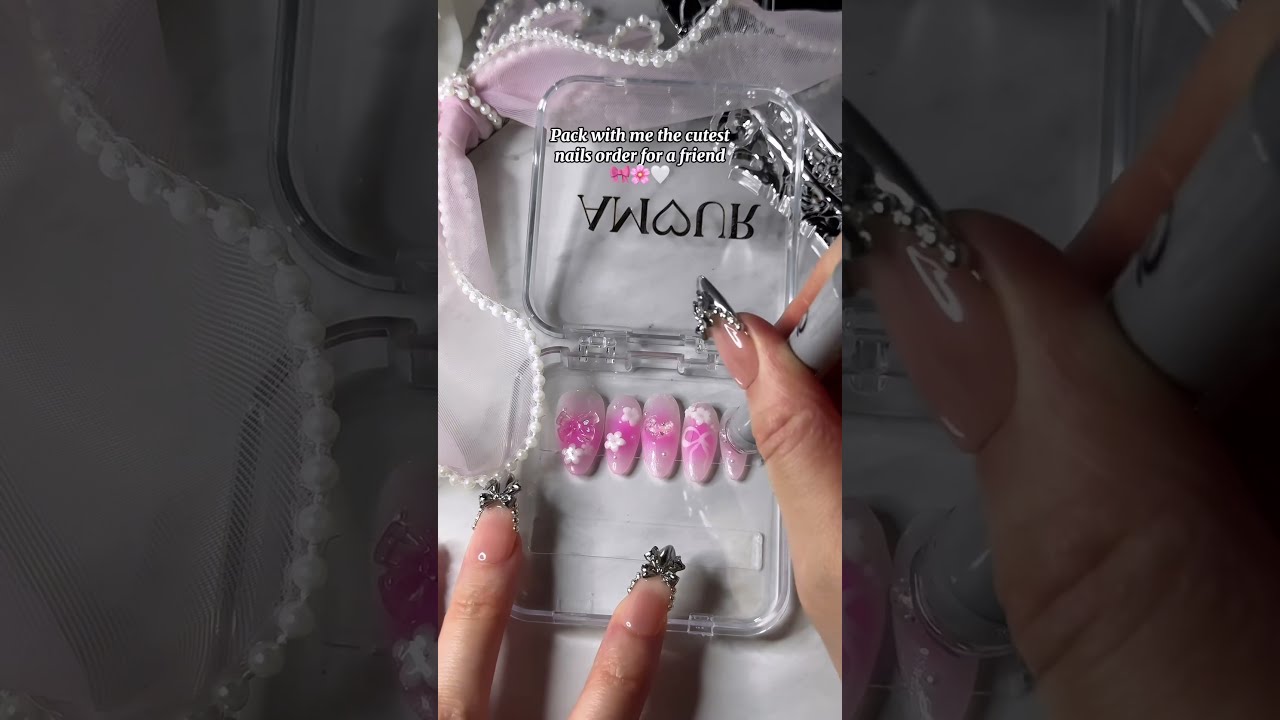 See the Cutest Nail Set Ever!