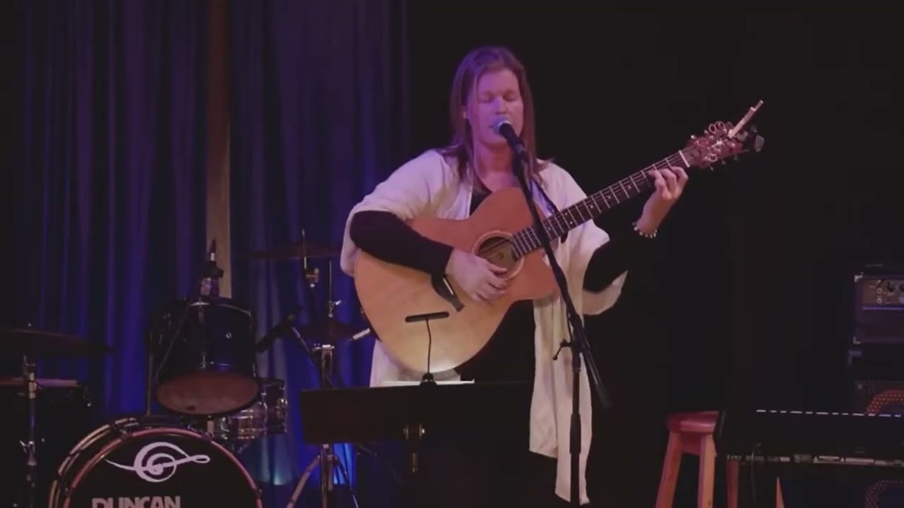 Spirit Bird (Xavier Rudd Cover) | Live Open Mic Performance in Duncan, BC