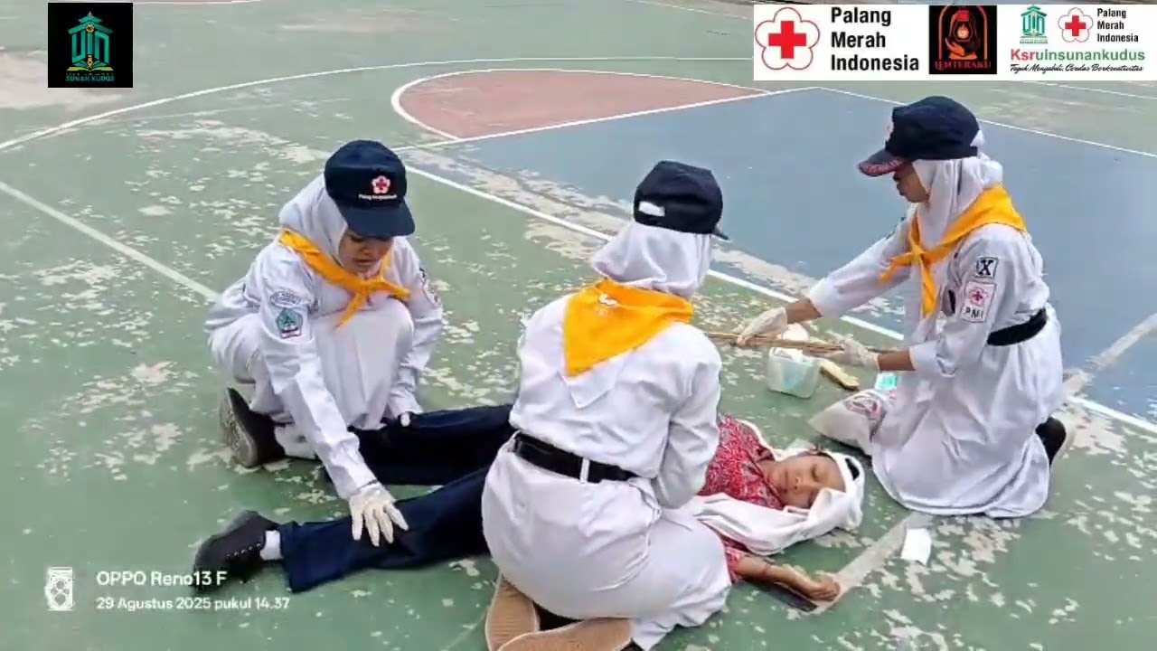 Pertolongan Pertama PMR Wira SMAN 1 Karanganyar Demak untuk Lenteraku-27 tahun 2025