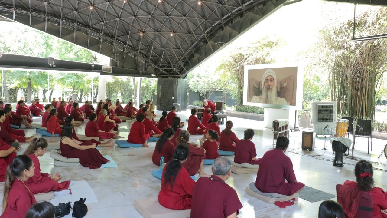 Guru Purnima Celebration | Ma Dharm Jyoti & Sw. Chaitanya Keerti Oshodham