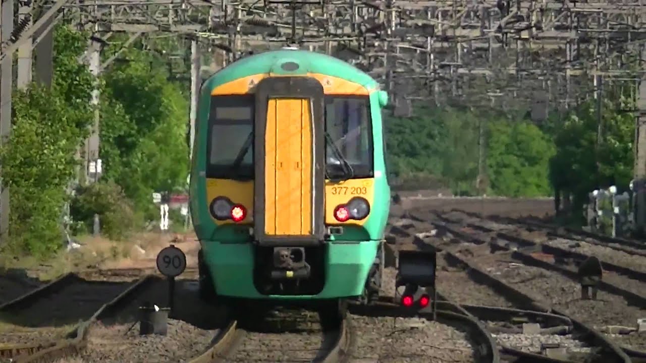 Trains at Watford Junction 10/05/2011