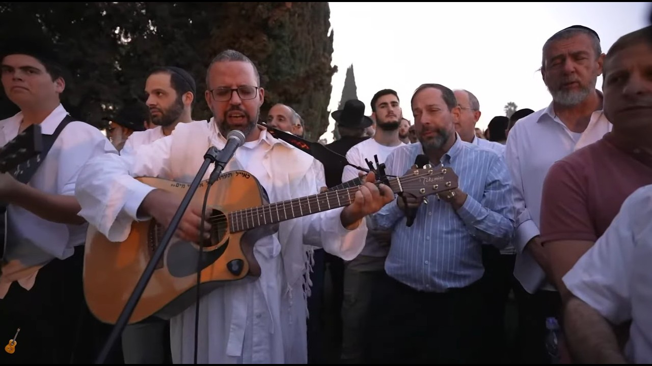שידור חי מהעלייה לקבר של הרב שלמה קרליבך - הר המנוחות  - ירושלים - 2025- Aliya l’Kever - Carlebach