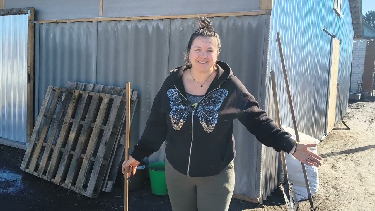 Наша міні ферма! Поповнюємо корівник! Запакували сілос!