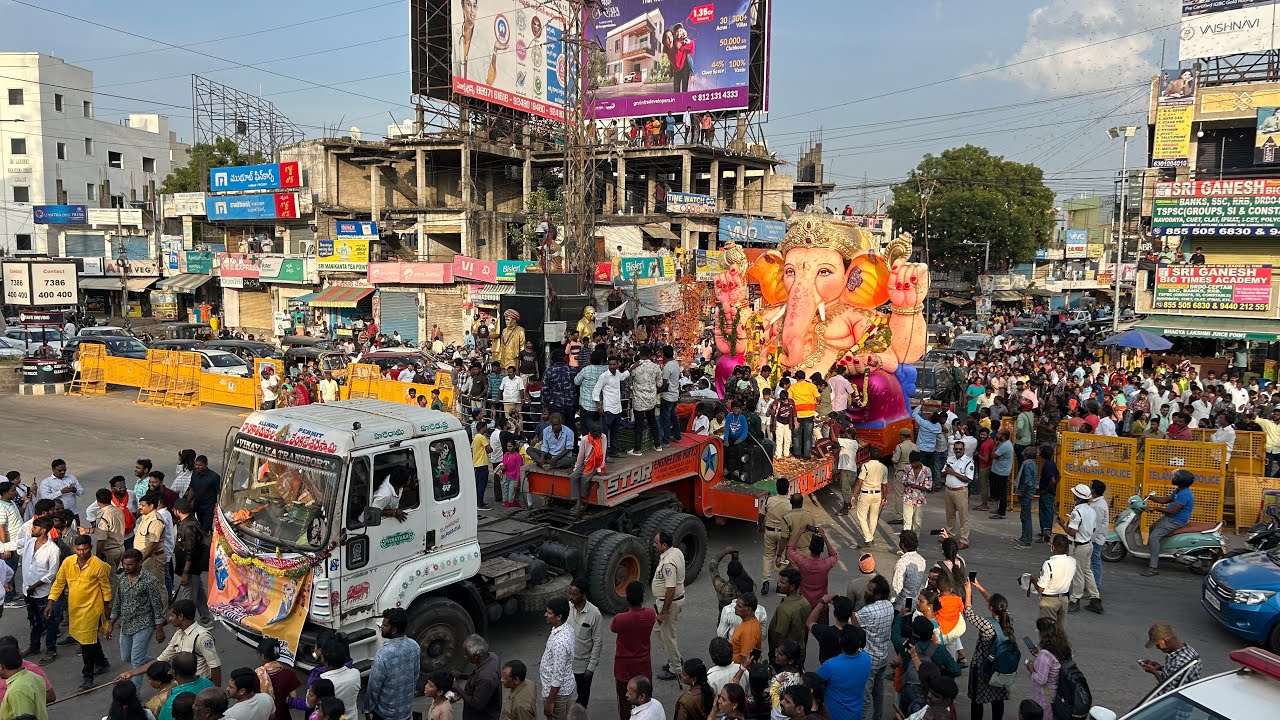Fight in Badangpet Ganesh Nimajjanam 2024 | lord ganesha immersion procession 2024  #badangpetganesh