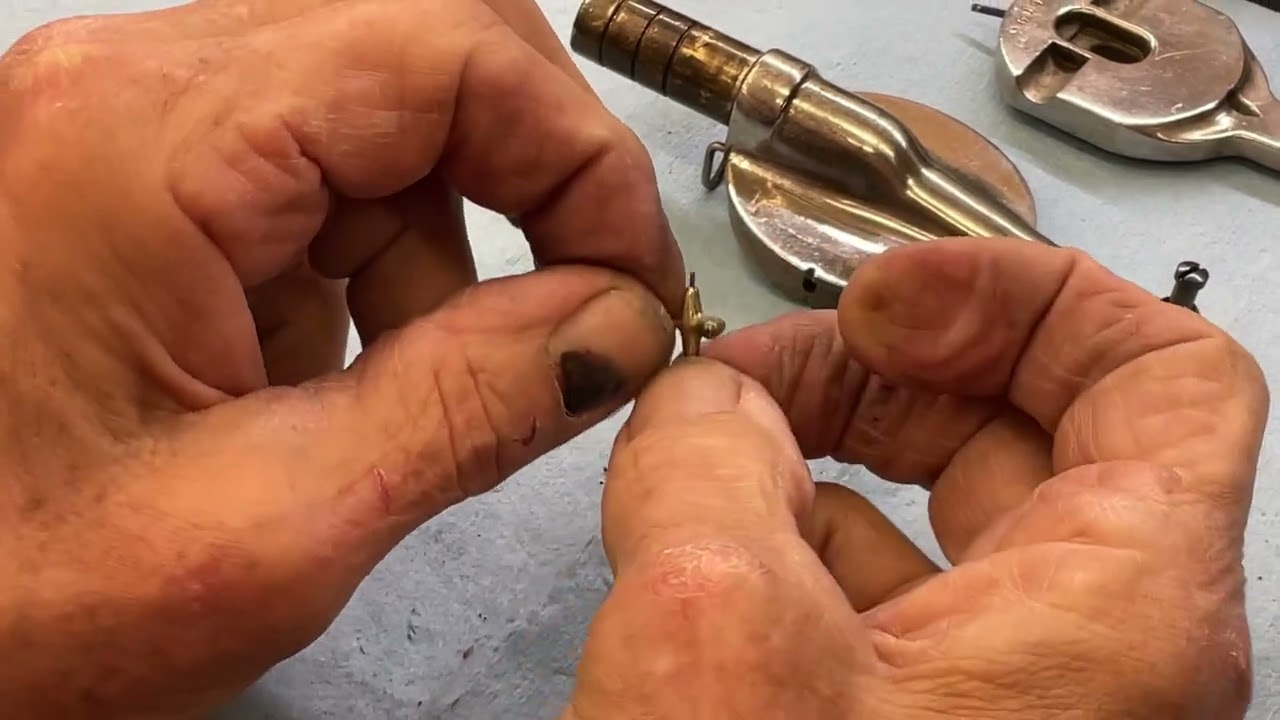 1321.  Amberola 30 reproducer with a broken diaphragm￼