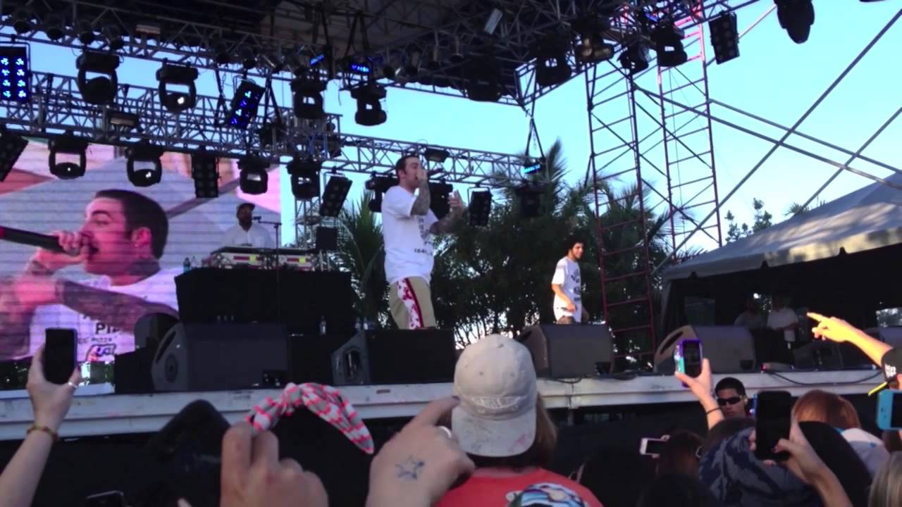 Mac Miller Performing new song Watching Movies (second single off of WMWTSO)