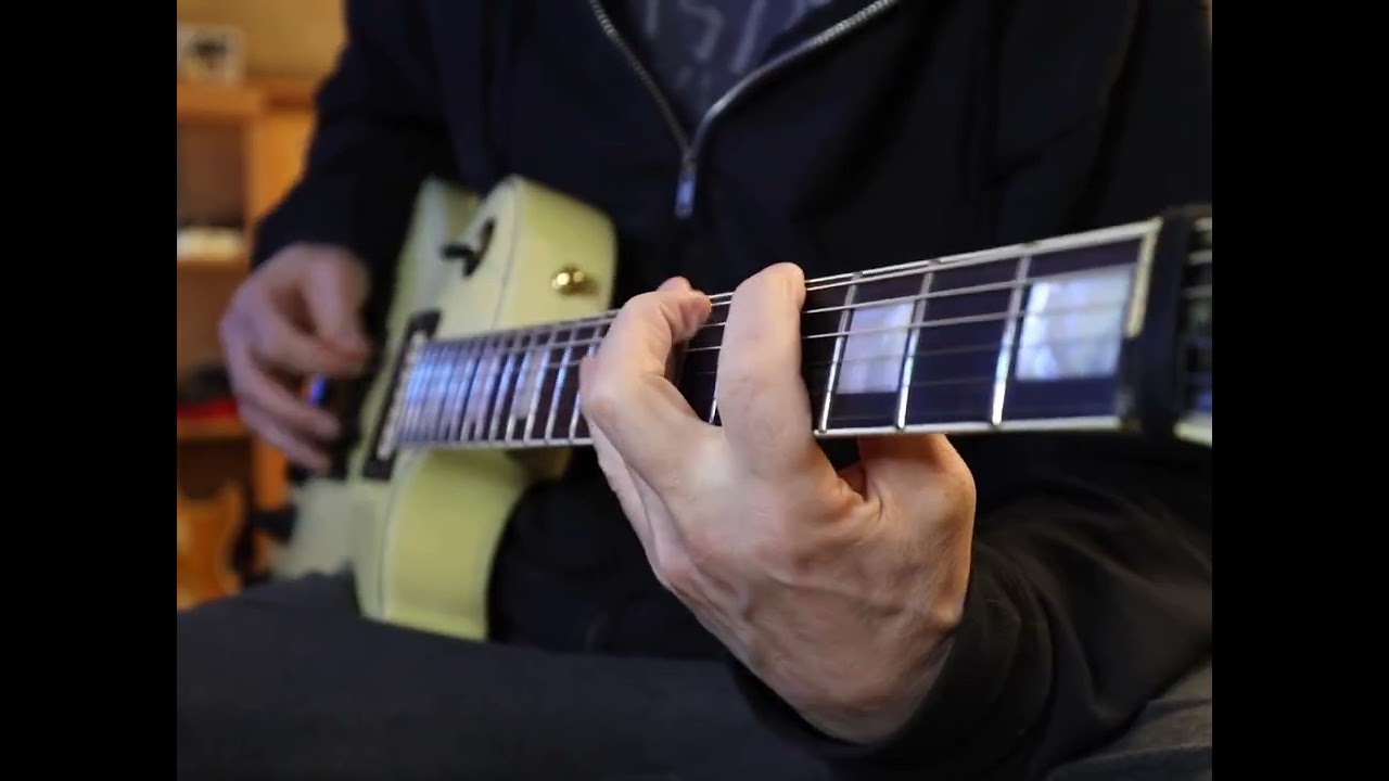 Jamming on a early 70's Gibson Les Paul Custom!