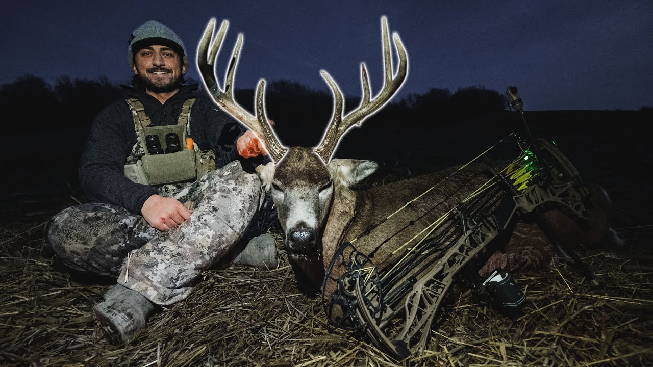OLDEST DEER ON THE FARM! Iowa Late Season Success With The Bow