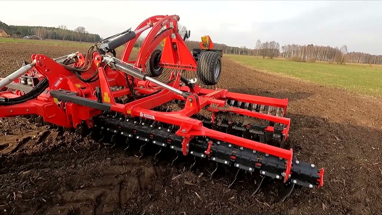 Uprawa przedsiewna pod kukurydzę | Fendt 828 & Akpil bison XL 6m