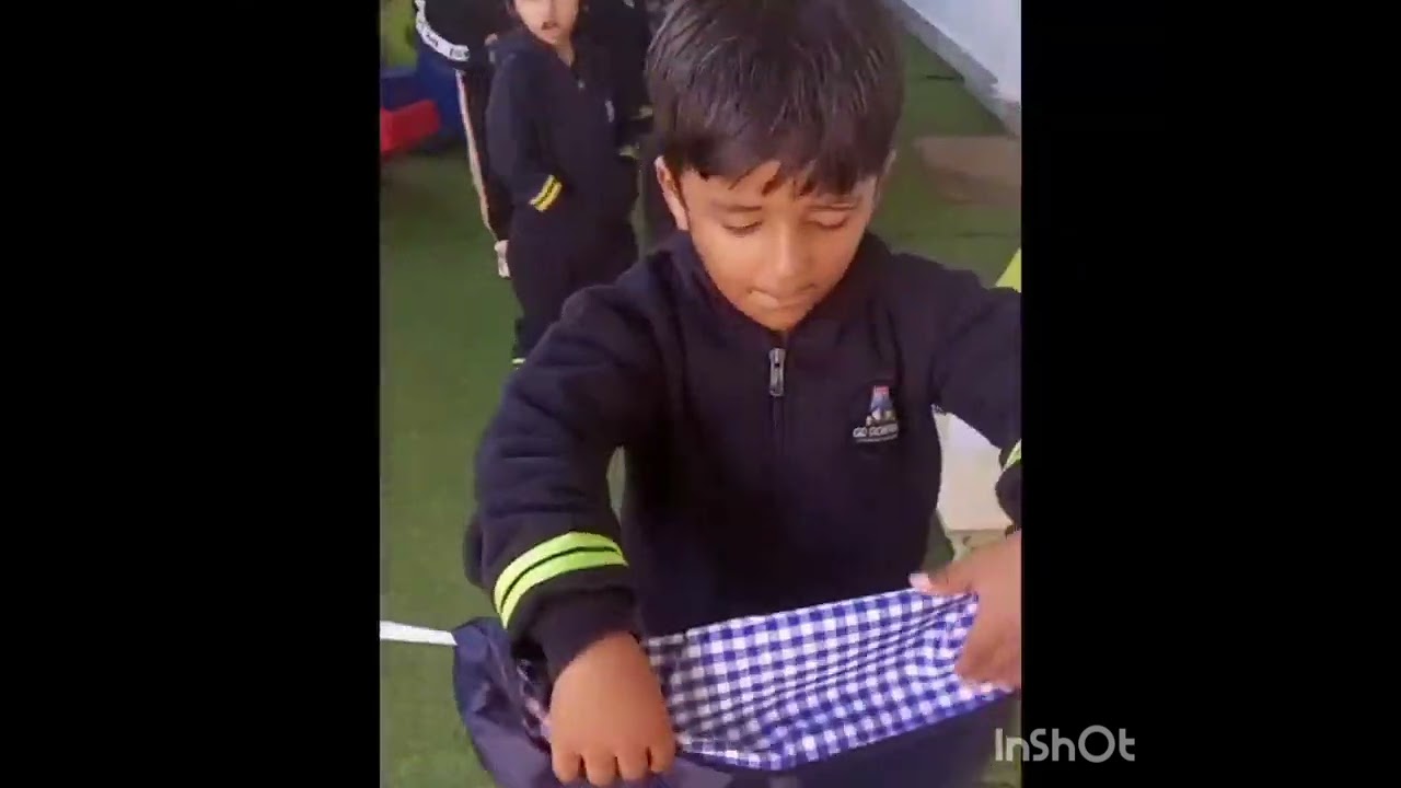 🧷 Clipping and Unclipping Pegs Activity (Fine Motor Skill)#playschool #gdgoenka #modipuram
