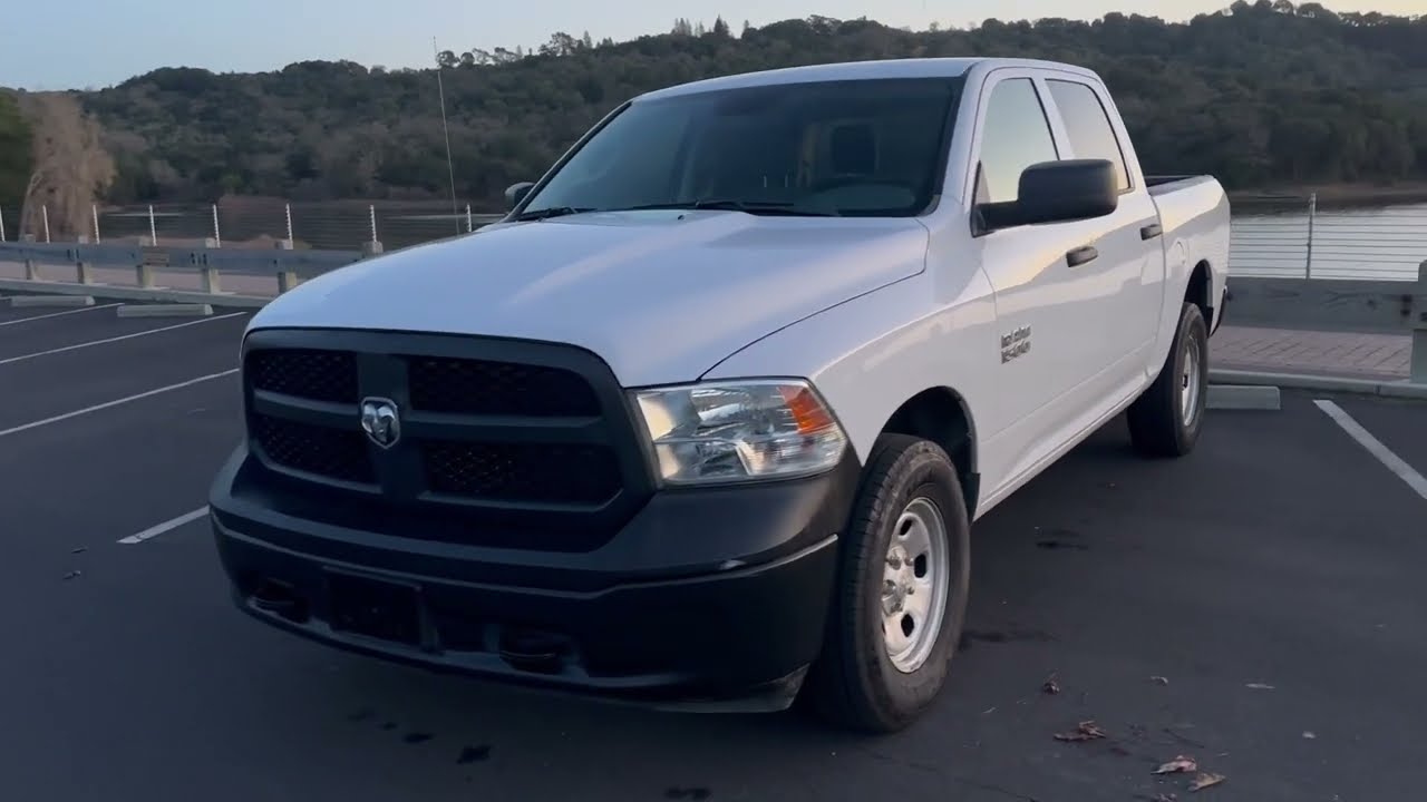 2018 RAM 1500 Tradesman 4x4 4dr Crew Cab 5.5 ft. SB Pickup White