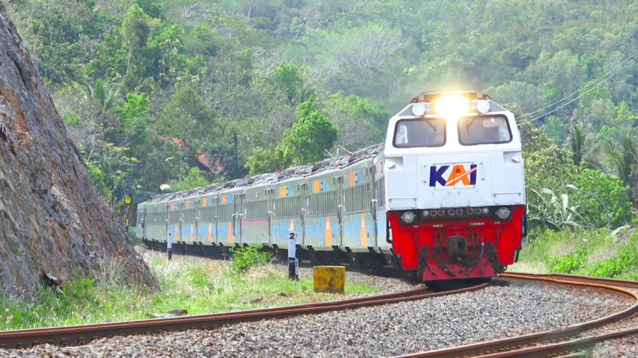 KERETA API PANJANG‼️ MENEMUKAN 26 KERETA API DI PERLINTASAN MENIKUNG