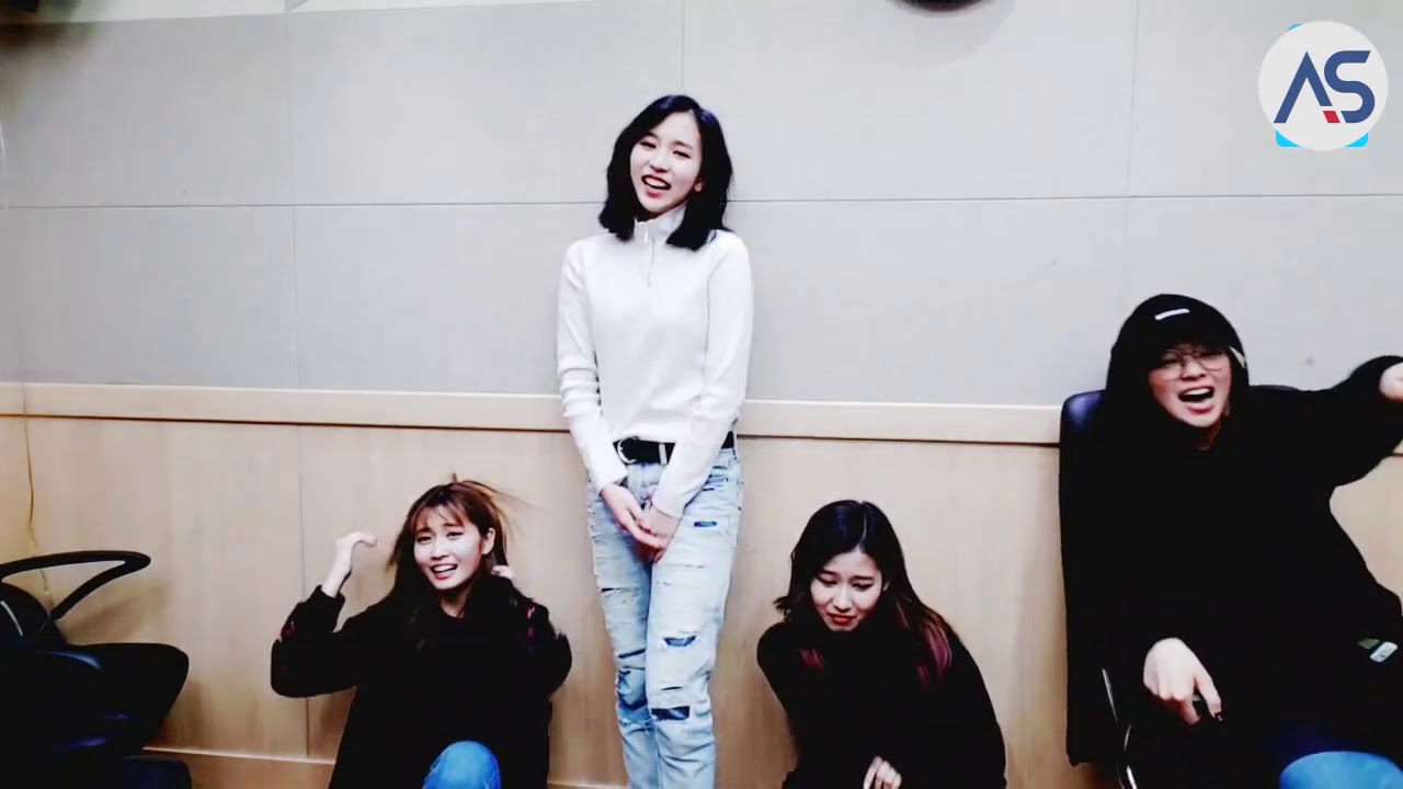 TWICE | Broma al manager