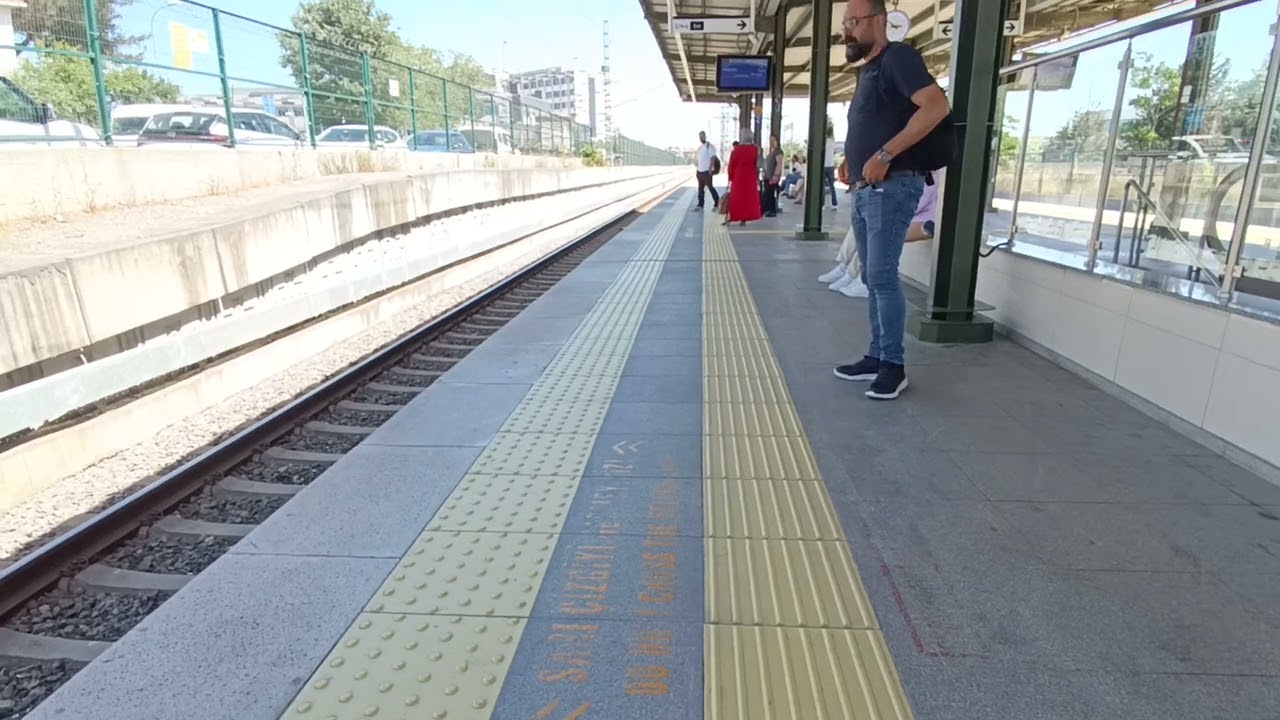 Marmaray 2 dakika geldi