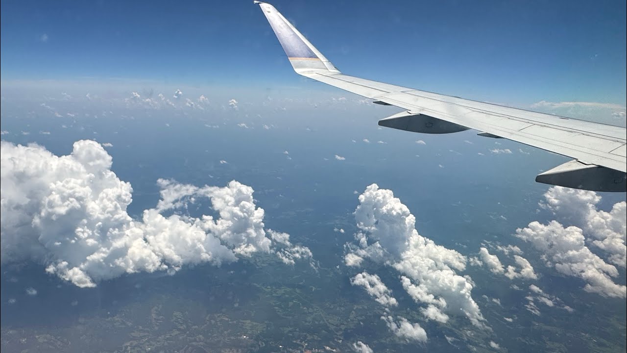 United take off from Philadelphia airport @united ​#airport #aviation #takeoff #philadelphia 