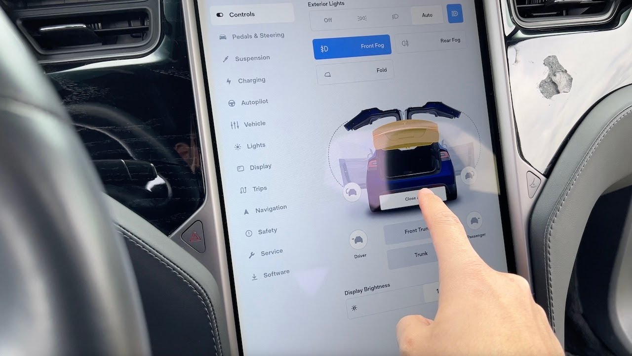 Tesla Model X Touchscreen  Review