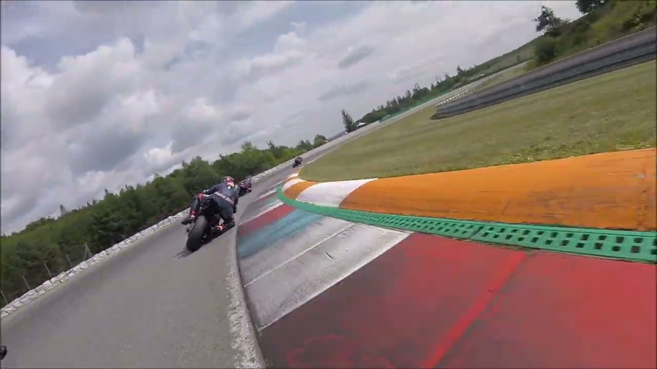 Yamaha R1 2022 - Brno 2 - FR-Challenge - Crash in first Lap