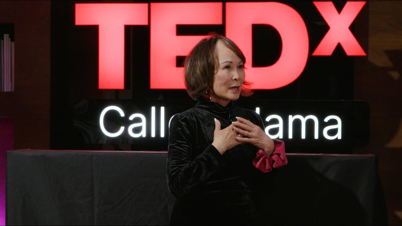 Pencils, paints and a pot of gold | Hannah McCurley | TEDxCalle Aldama