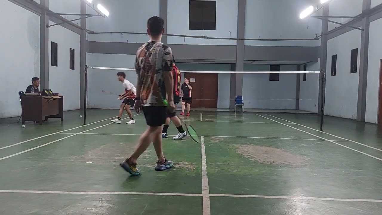 RS Shuttler - Badminton Fun Game between Mixed Doubles vs Men's Doubles | Badminton Life