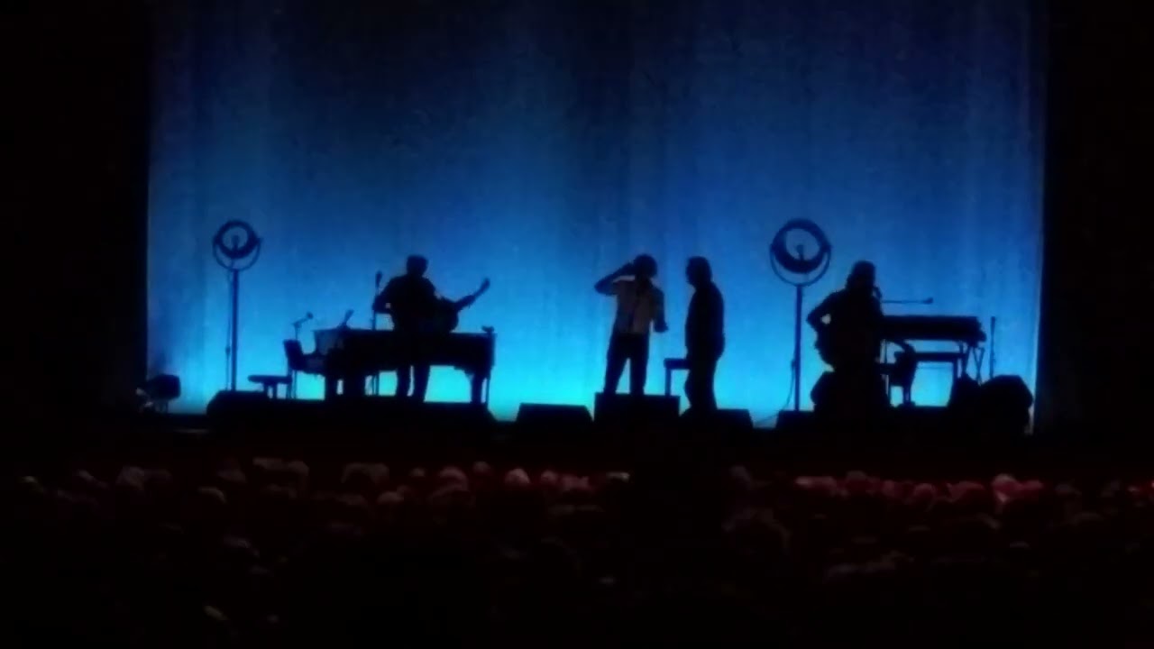2024-09-22 Alain Souchon accompagné de Pierre Souchon et Ours au Liberté à Rennes (Vidéo N°7) ...