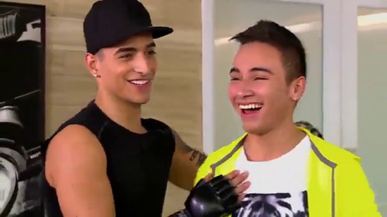 Maluma  y  José Agredo Entrenador y master- La voz Kids