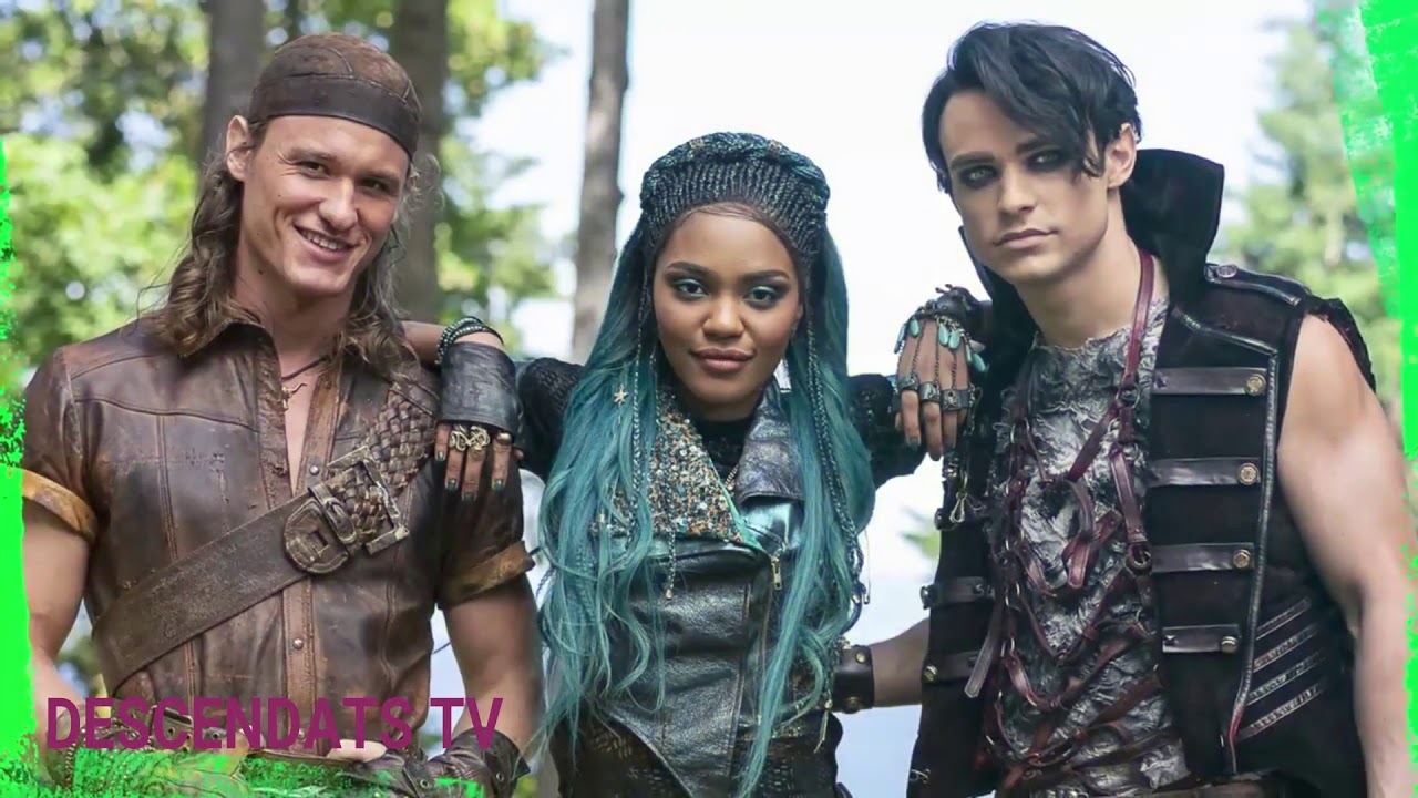Deets: Uma, Harry, & Gil | Descendants 3