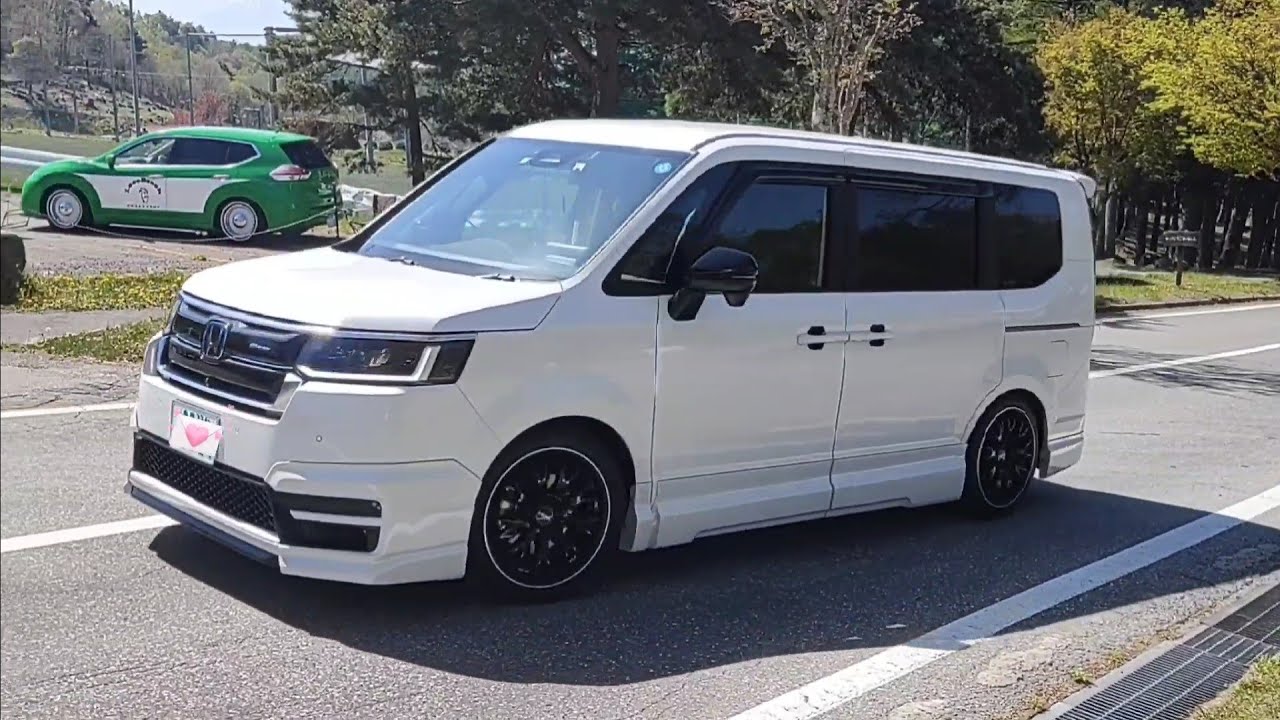 愛車RP8ステップワゴン.スパーダe:HEVプレミアムライン、こだわりの無限エアロに車高調付けたファミリカーSTEPWGN