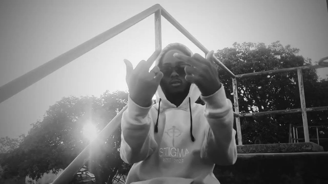 Brandon Nglazi- Expectations (Official Visualizer)